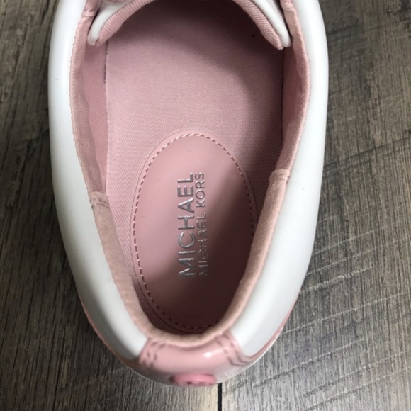 🎄 SANTA’S DEAL 🎄 Michael Kors Catelyn Lace Up Napa PU Optic Blossom 45T8CAFS1L - Picture 7 of 9